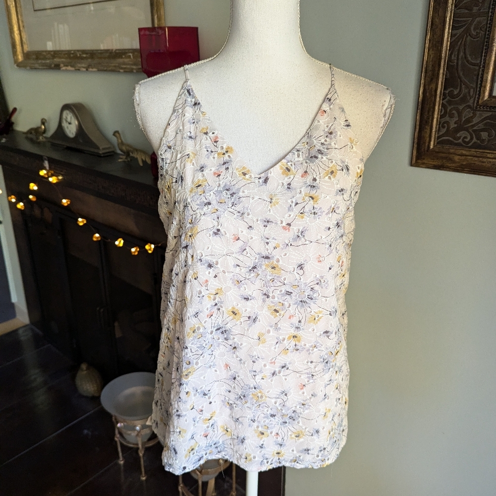 LOFT Ann Taylor Womens Small Floral Eyelet Embroidered Sleeveless Blouse Top 117